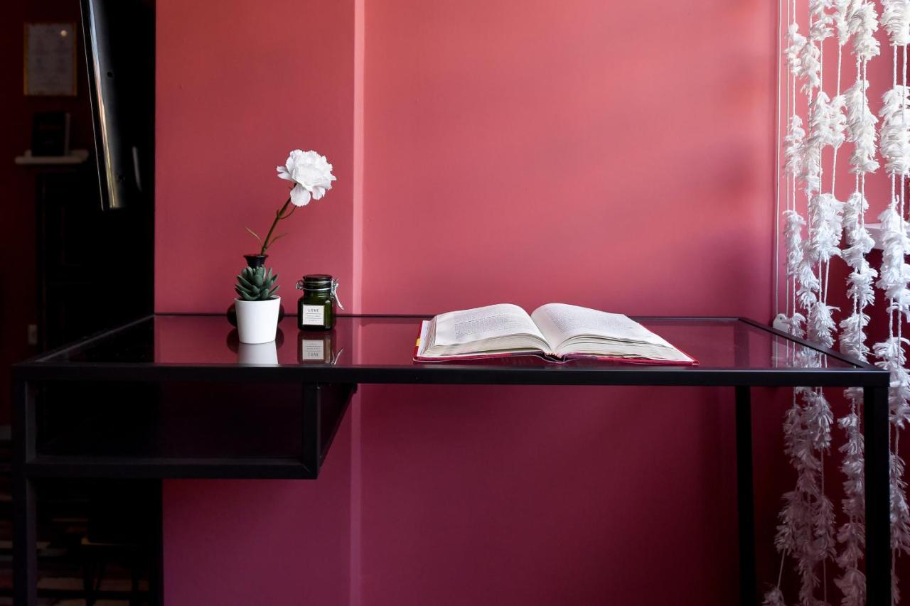 Captivating Old Town Apartment Boekarest Buitenkant foto